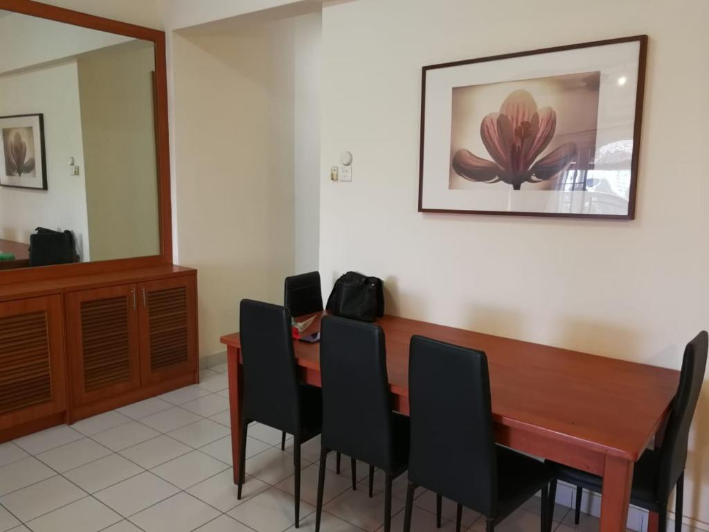 [WTR] FACING SWIMMING POOL La Vista Condominium Puchong, Property