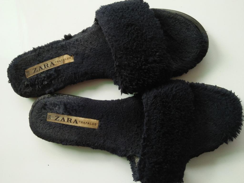 Zara hotsell fluffy slippers