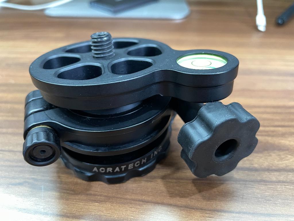 tripod leveling base