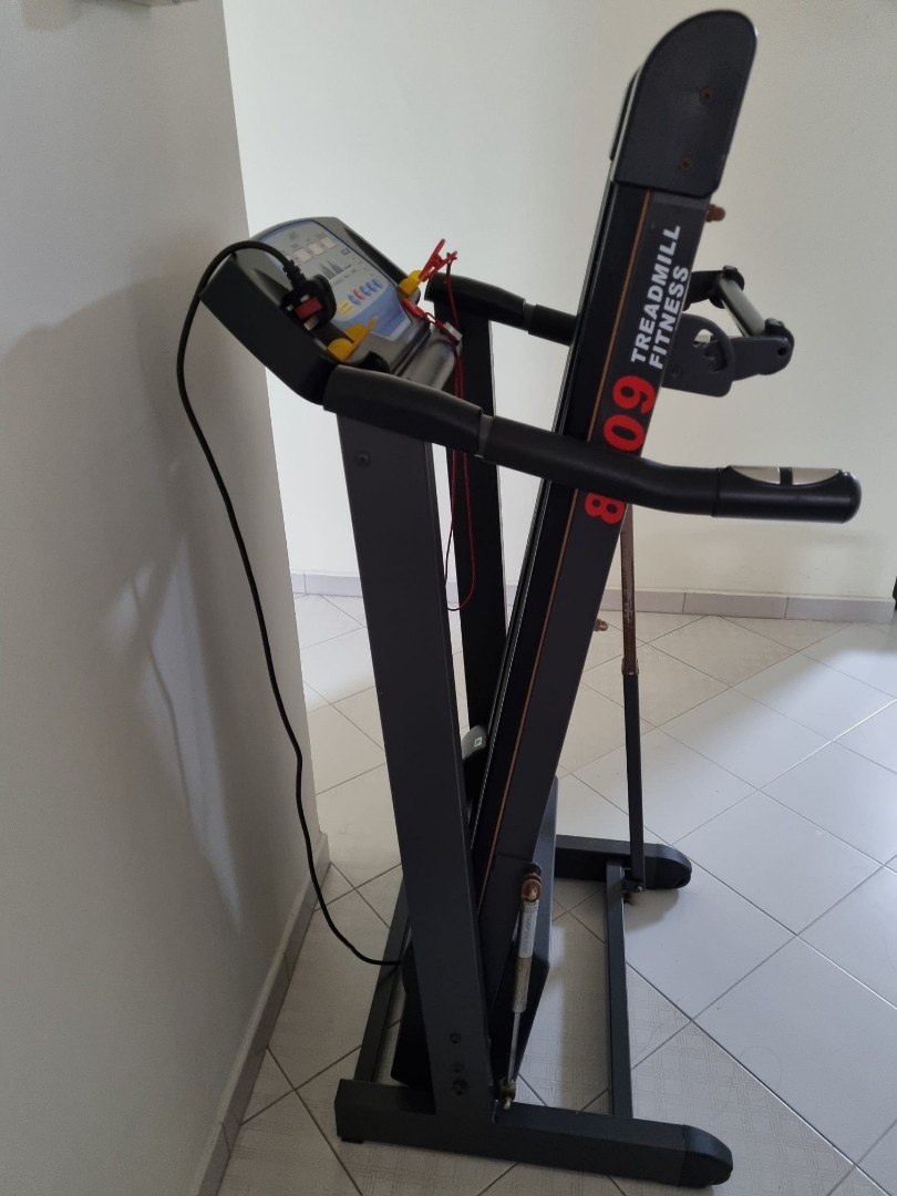 American Motion Fitness 8609 Sports Equipment Exercise Fitness Cardio Fitness Machines on Carousell