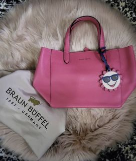 (Category: ) located in . Submitted by nour_preloved (Listing ID 1134922084, Image 1). Description: .