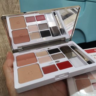 (Category: ) located in . Submitted by colormeredph (Listing ID 1134989287, Image 1). Description: .