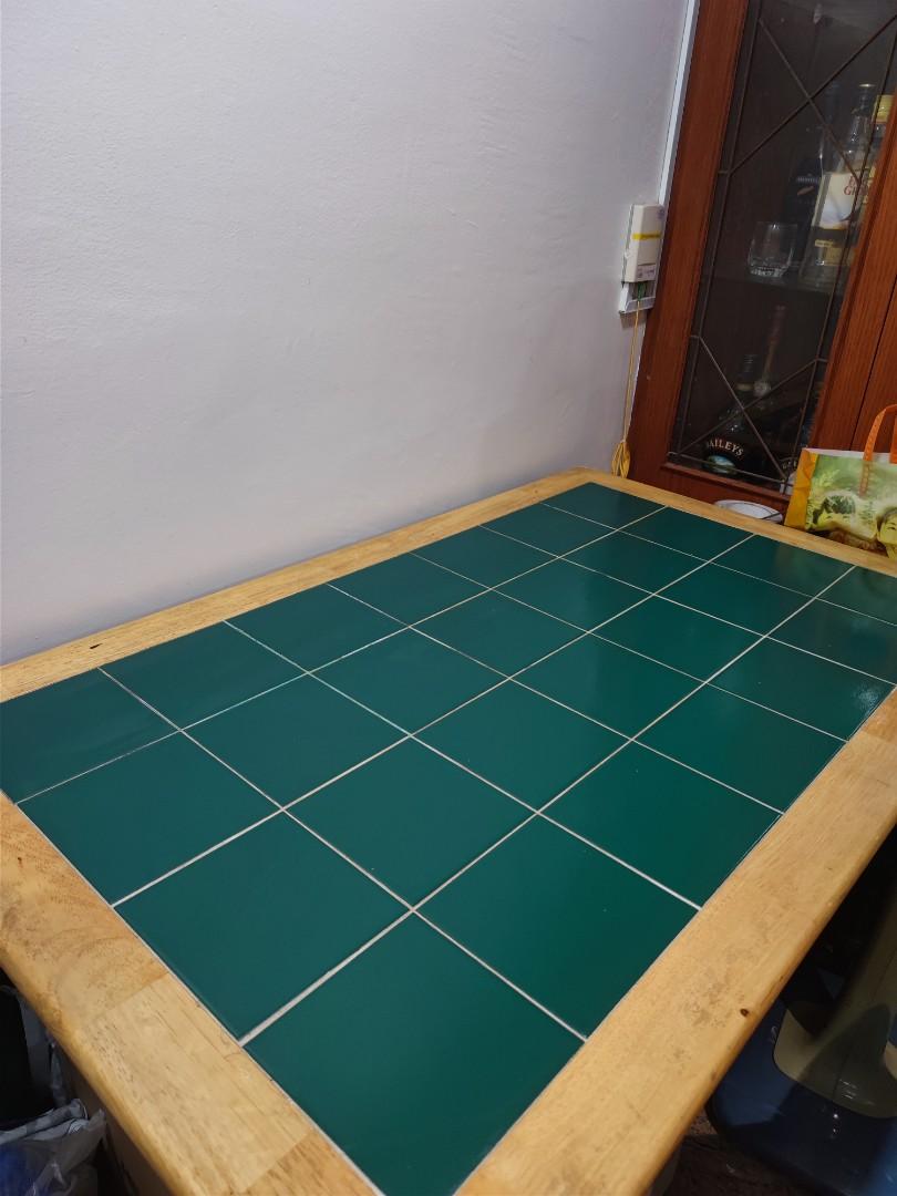 dining table (Category: Tables & Sets) located in Singapore. Submitted by eugene86 (Listing ID 1134894021, Image 1). Description: .