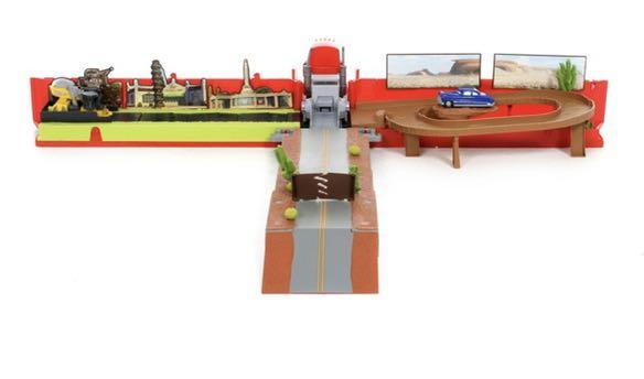 Cars mega mack playtown top