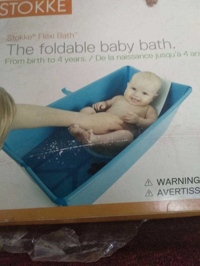 ELC foldable baby bath, Kesehatan & Kecantikan, Kulit, Sabun & Tubuh