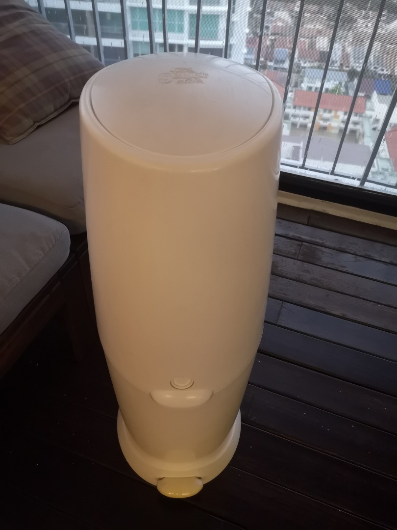Genie II elite diaper bin, Babies & Kids, Bathing & Changing, Diapers & Baby Wipes on Carousell