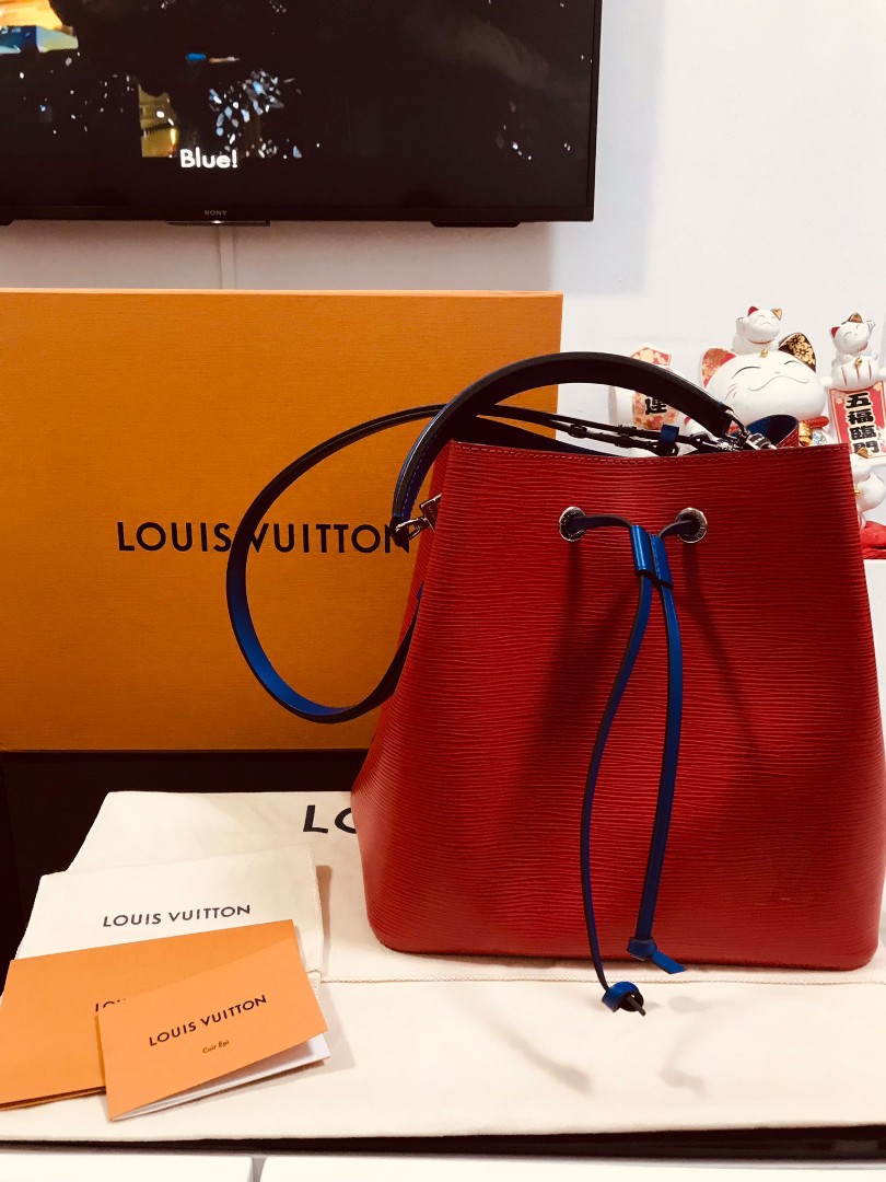 LV Bag, Luxury, Bags & Wallets on Carousell