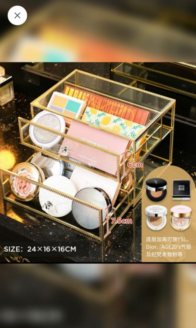 Makeup palette organizer (Category: Accessory Holder, Box & Organizers) located in Paranaque City. Submitted by pspreloved_stuff (Listing ID 1134962040, Image 1). Description: bought for 2k+, for your makeup palettes, blush, compacts, etc metal and glass material, quite heavy no box but will pack properly.
