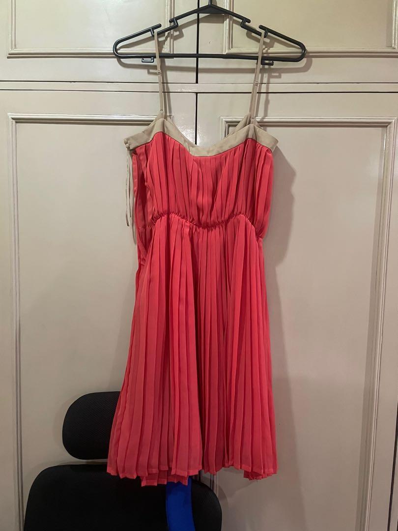 Mango pleated pink dress (Category: Dresses) located in Quezon City. Submitted by jujuloco (Listing ID 1134988884, Image 2). Description: New Mango pleated pink dress. Size Small. Elasticated waist button closure and side zipper. Mop: gcash or bpi Shipping costs paid by buyer. .