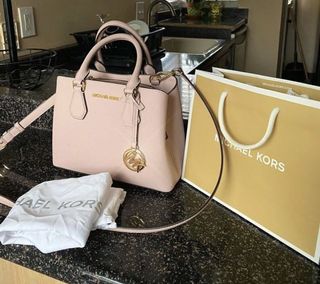 (Category: ) located in . Submitted by mariamyy (Listing ID 1134896084, Image 1). Description: .