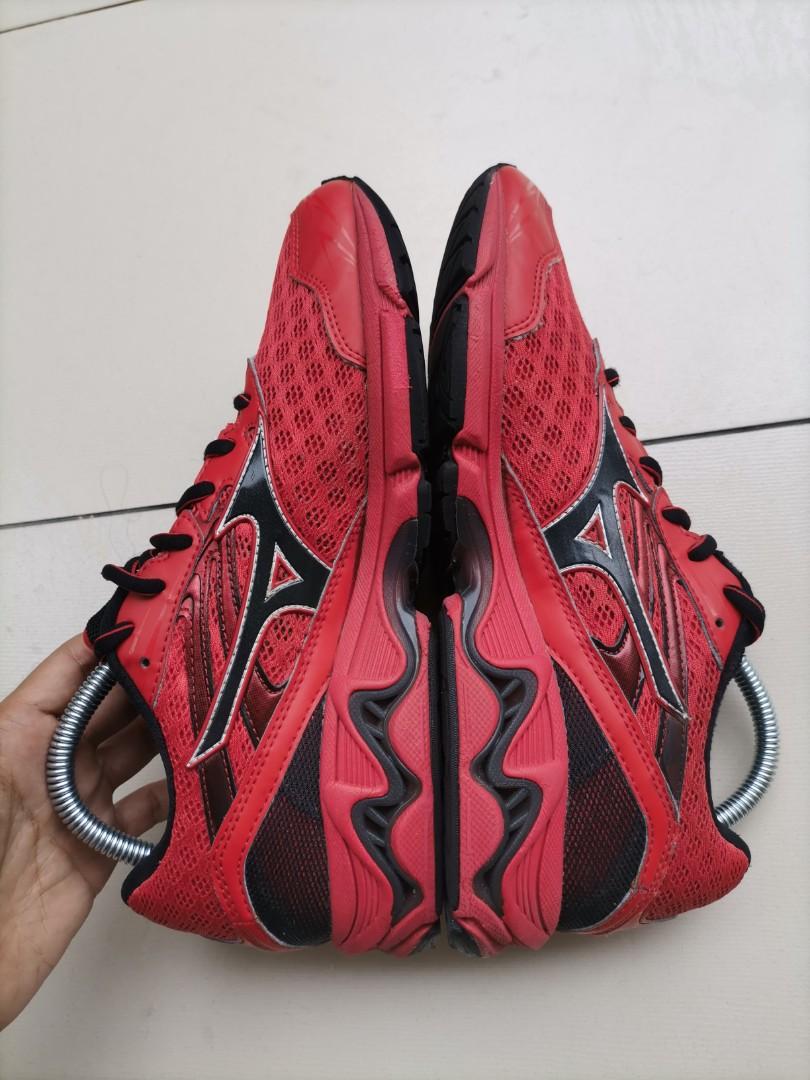 Mizuno wave hotsell inspire 12 uk