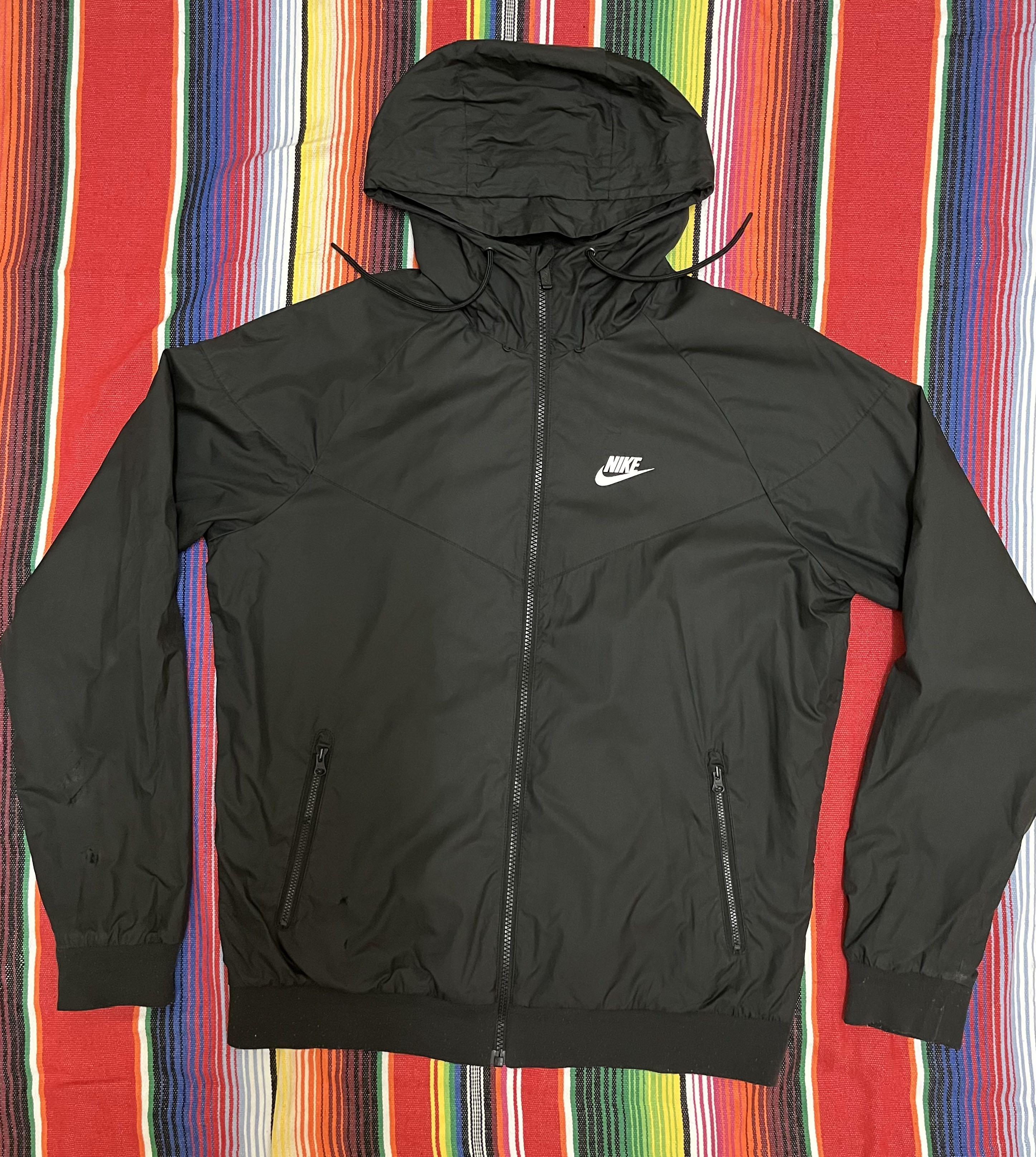 Nike sweater shop windbreaker