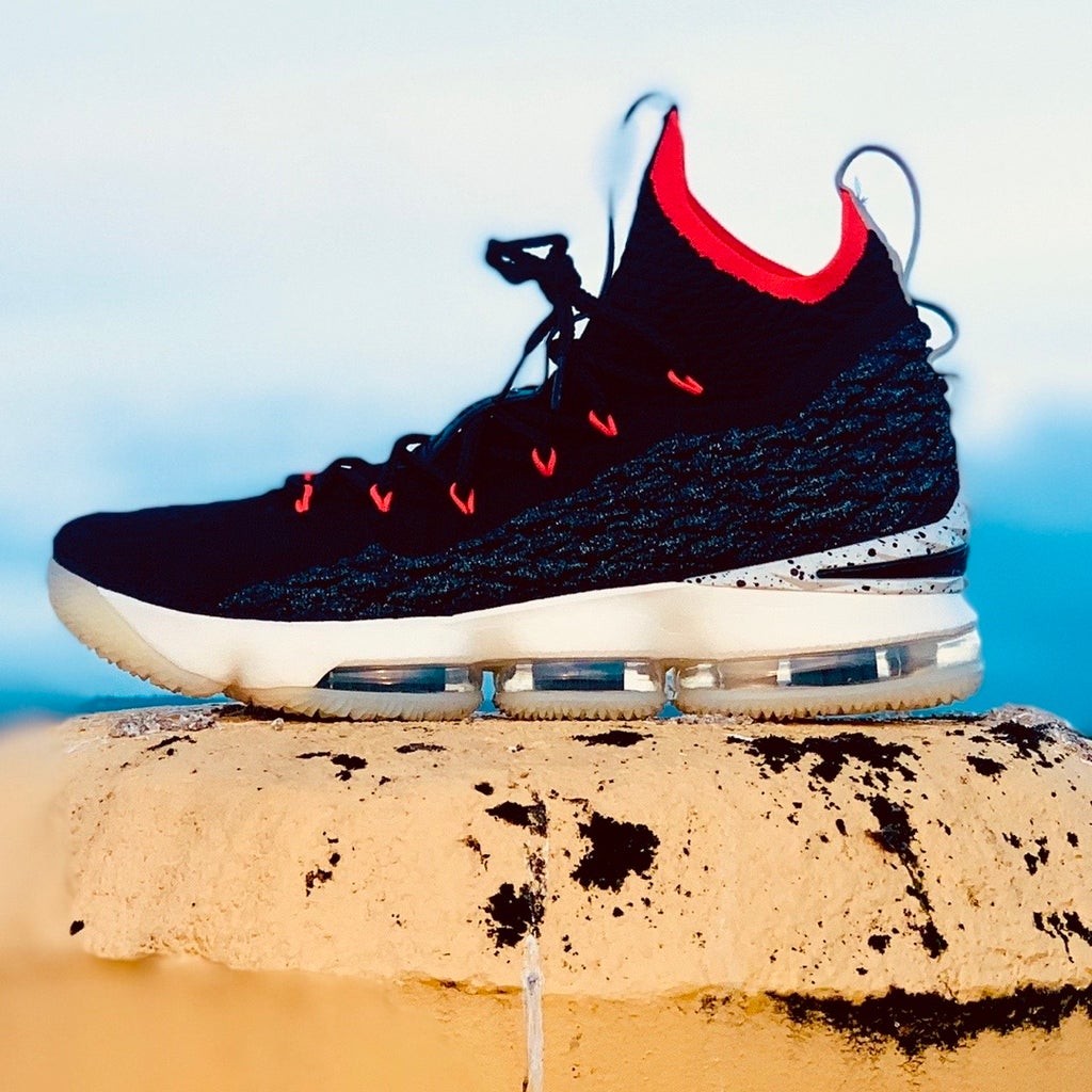 Lebron 15 bright on sale crimson on feet