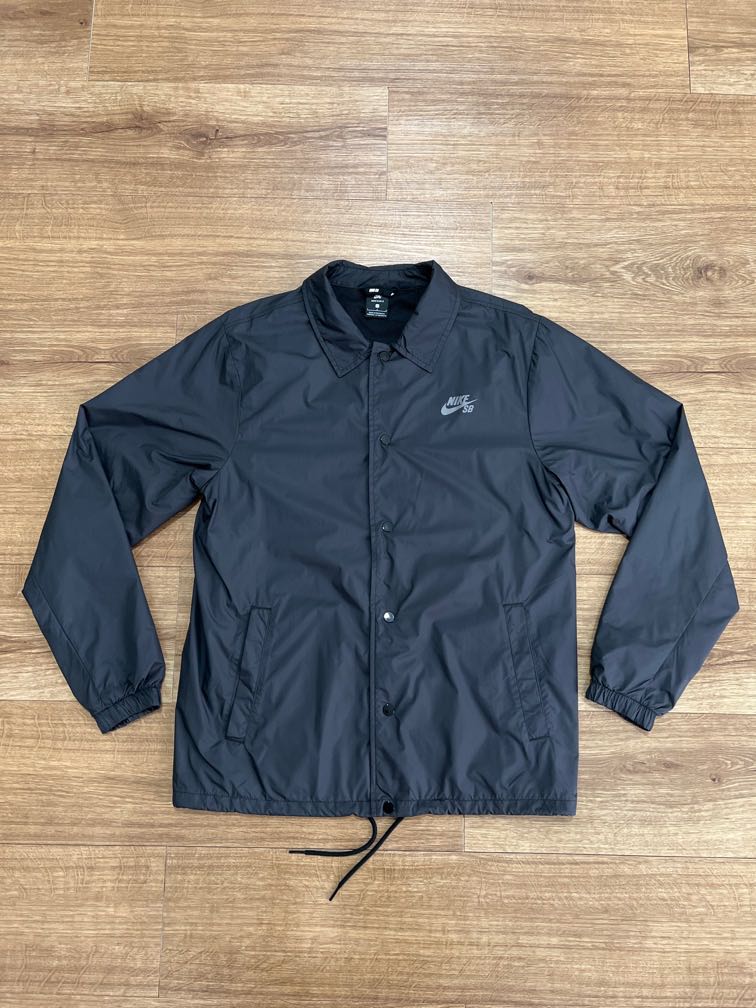 as Verstrooien Roei uit Nike SB Shield Coaches Jacket (Black), Men's Fashion, Tops & Sets, Hoodies  on Carousell