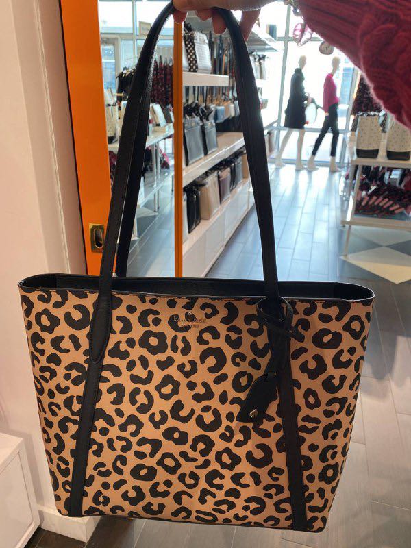 PREORDER) KATE SPADE CARA GRAPHIC LEOPARD LARGE TOTE, Women's Fashion, Bags  & Wallets, Purses & Pouches on Carousell