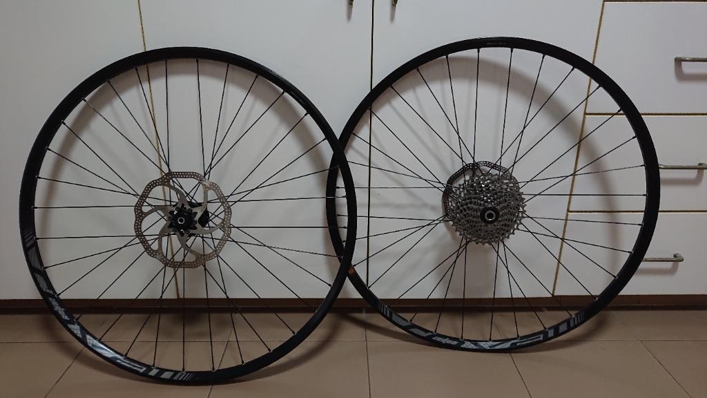 Roval 29 alloy wheelset top