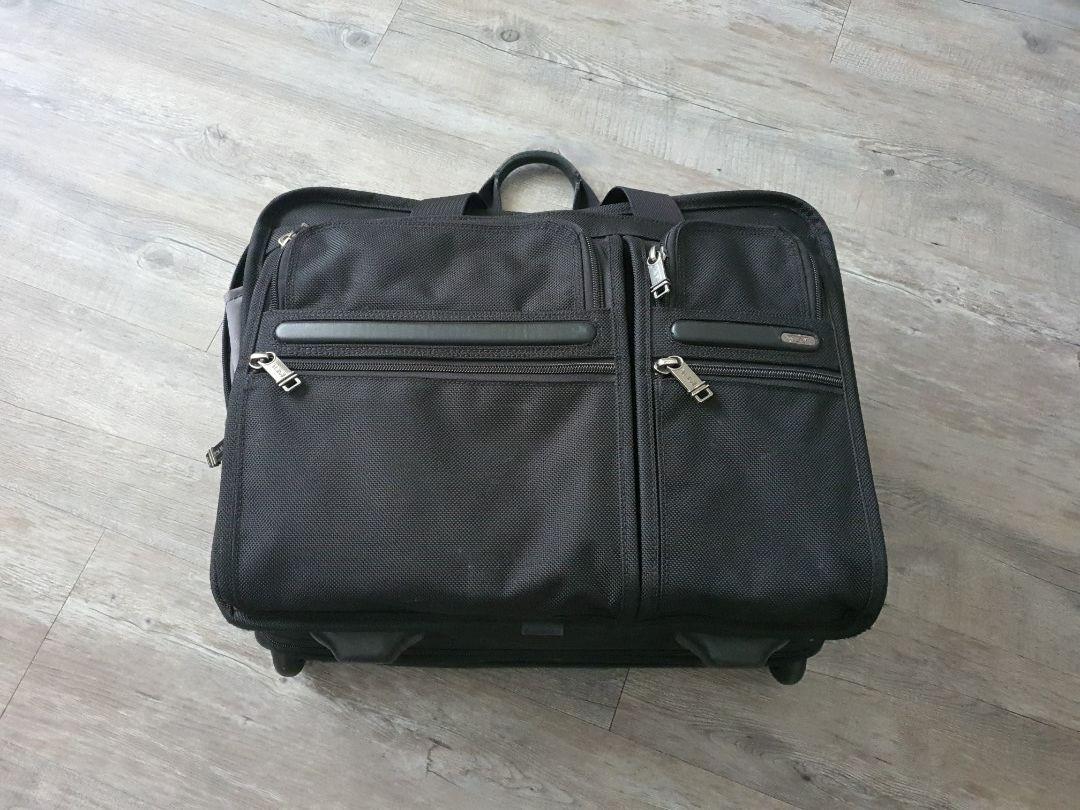 Tumi Flight Bag, Men's Fashion, Bags, Briefcases on Carousell