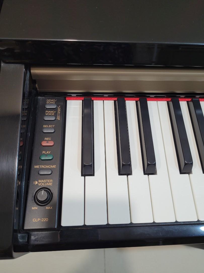 Yamaha digital piano CLP220, Hobbies & Toys, Music & Media, Musical