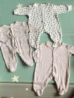 3 jumper / jumspsuit / sleepsuit