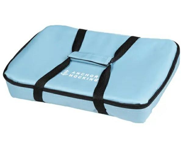 Anchor Hocking casserole 3qrts (Category: Bakeware) located in Meycauayan. Submitted by wearmystique (Listing ID 1138595683, Image 1). Description: Anchor Hocking casserole dish with TrueFit lid and carry on bag dimension 2.7" h x 16" L x 10" W weight 6.9lb microwave,oven, freezer and dishwasher safe very few scratches good as new.