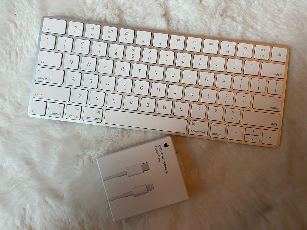 Apple Bluetooth Keyboard + cable 
