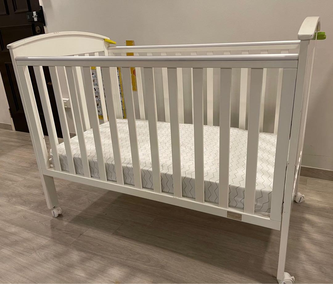 Babyhood Classic Curve Cot, Babies & Kids, Baby Nursery & Kids ...