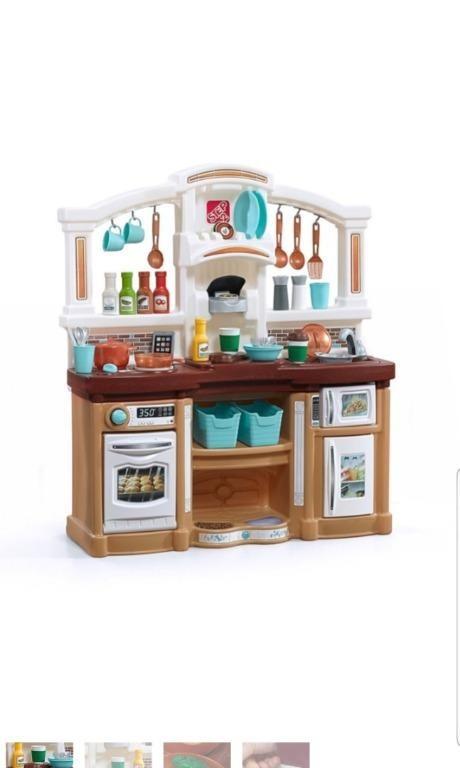 Fun with friends play kitchen clearance