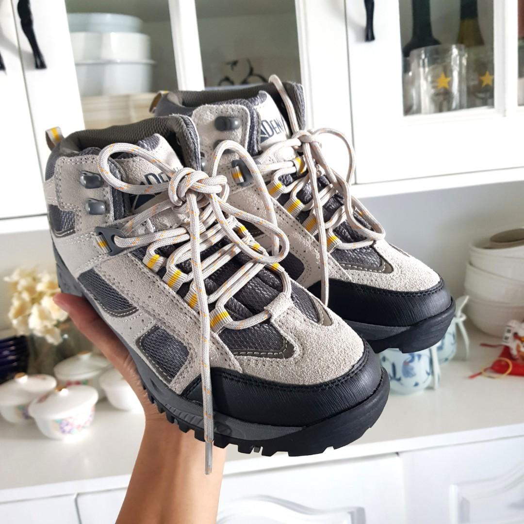 Bnew original Denali hiking shoes