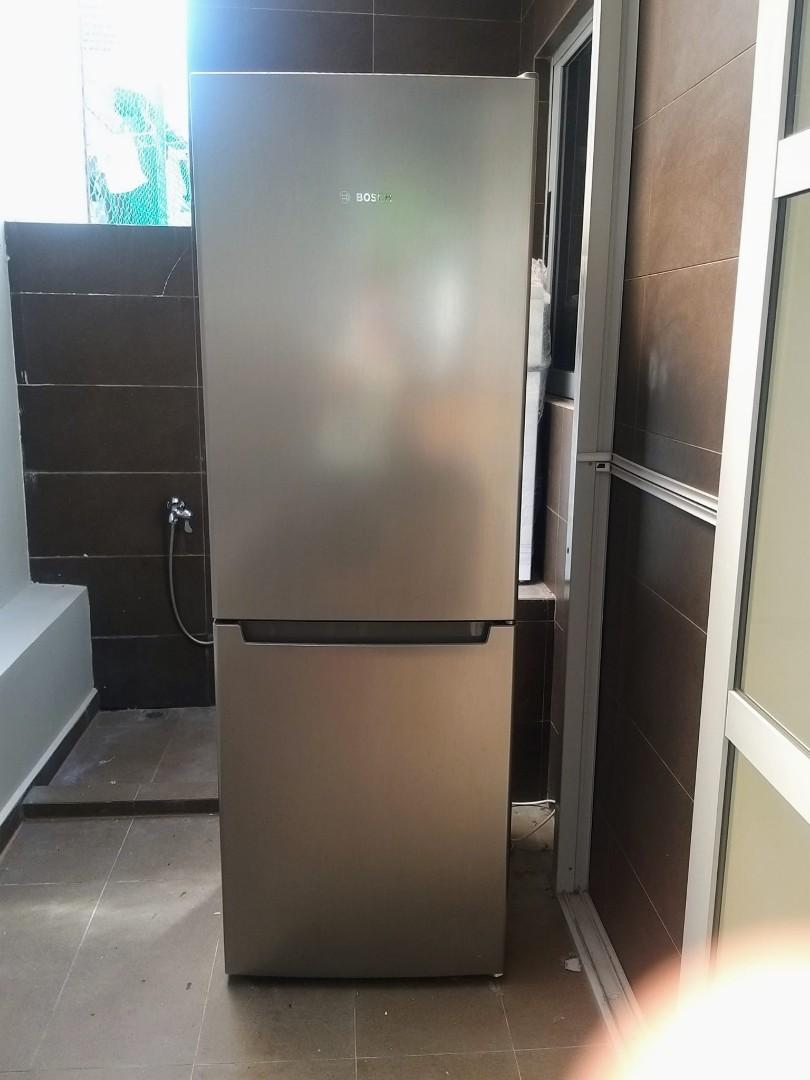 Bosch KGN33NL30 Bottom Freezer Fridge, TV & Home Appliances, Kitchen