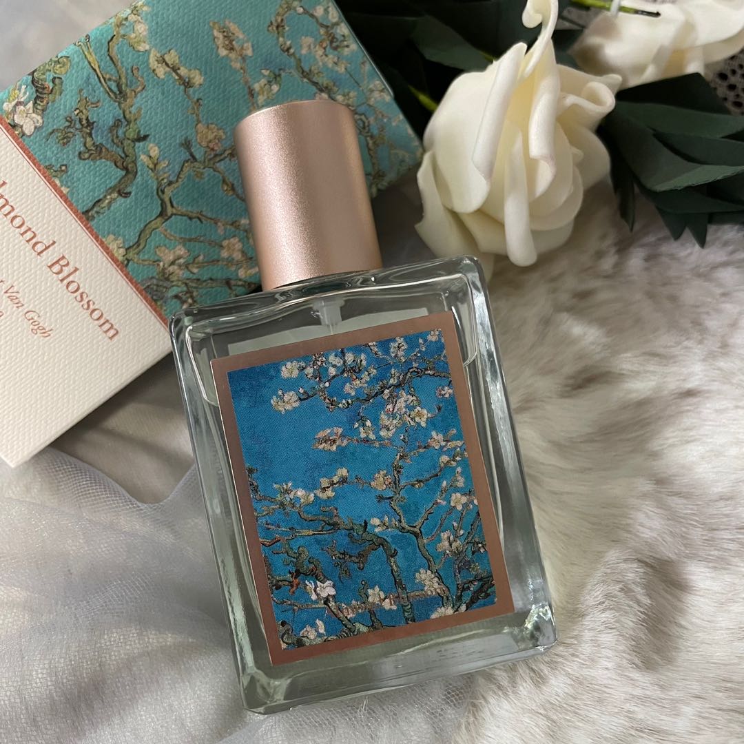 Bz 限時特價the Gallery Of Scent 盛開的杏花香水 韓國美術館 現貨 情人節禮物 美妝保養 香水在旋轉拍賣 Bz 限時特價the Gallery Of Scent 盛開的杏花香水 韓國美術館 現貨 情人節禮物 美妝保養 香水在旋轉拍賣