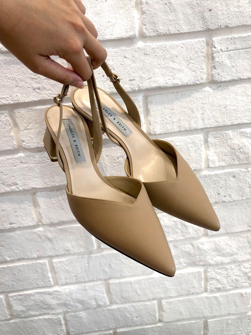 CHARLES & KEITH Two-Tone Round Toe Curved Block Heel Pumps | Endource