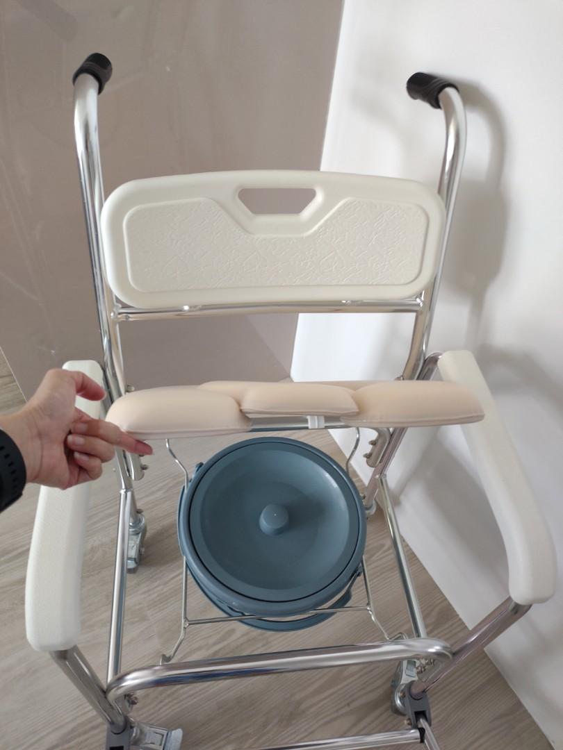 Commode used less than 1 month, Health & Nutrition, Assistive