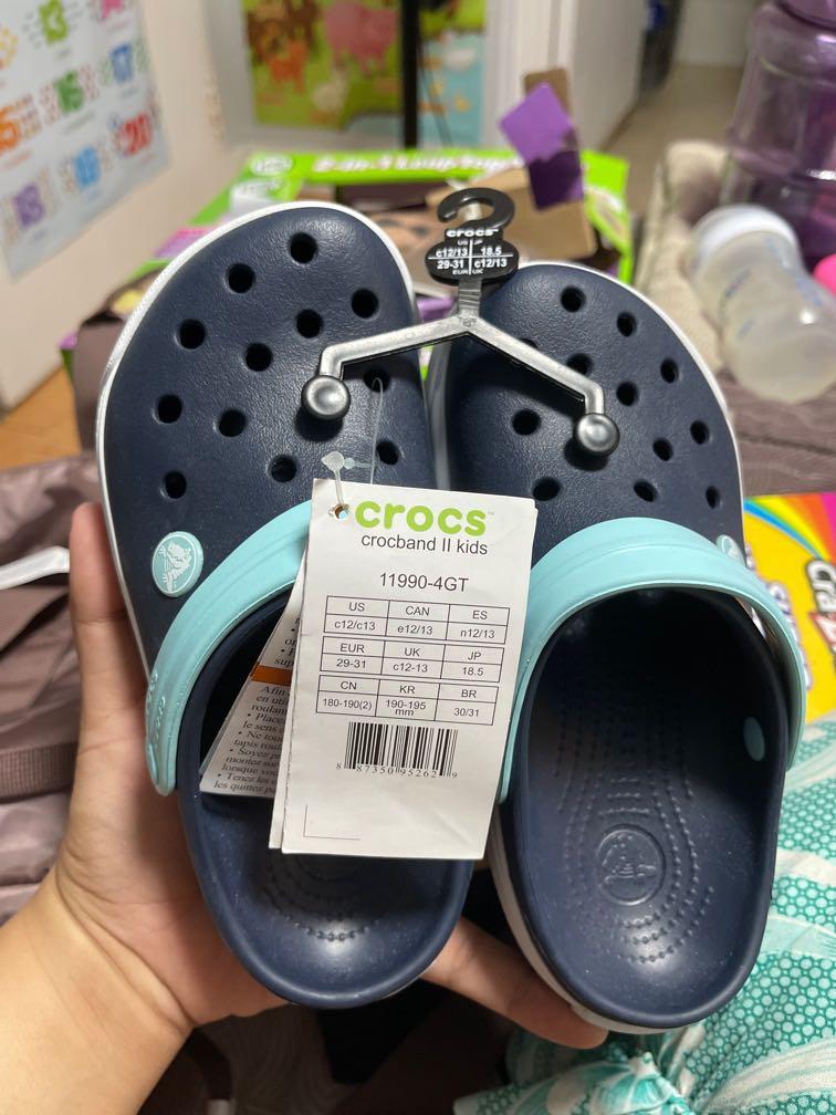 Crocs kids (Category: Babies & Kids Fashion) located in Mandaluyong City. Submitted by maya0102 (Listing ID 1138595990, Image 1). Description: .