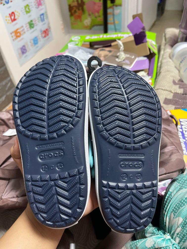 Crocs kids (Category: Babies & Kids Fashion) located in Mandaluyong City. Submitted by maya0102 (Listing ID 1138595990, Image 3). Description: .