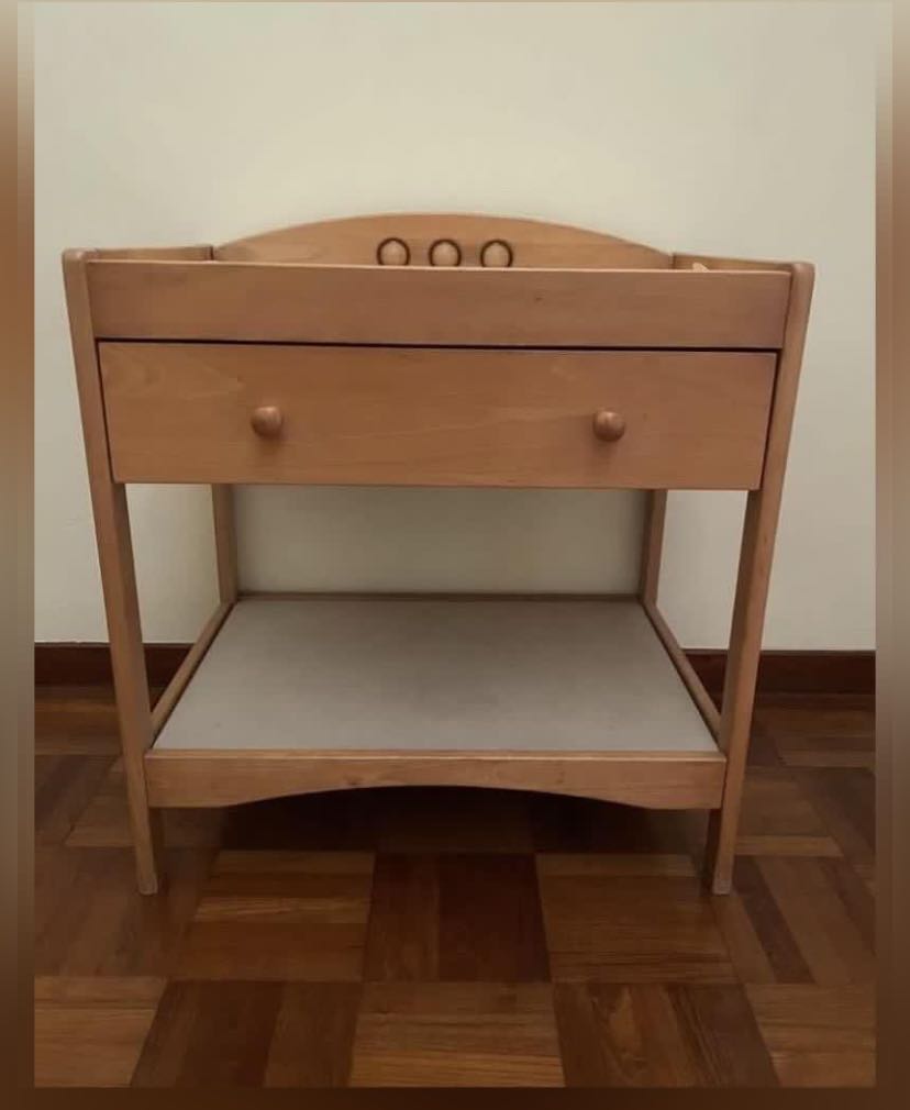 free baby changing table