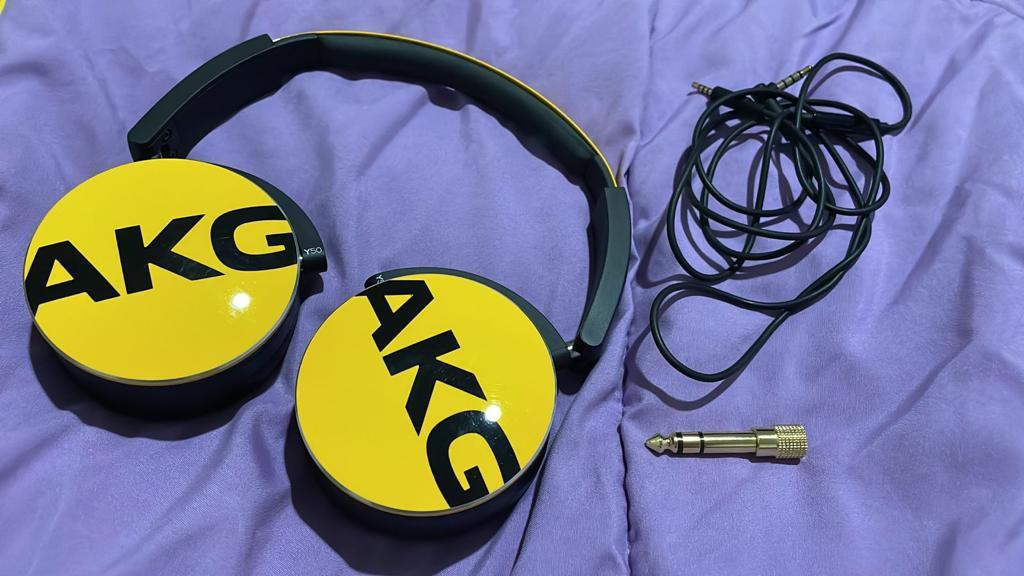 Headphones AKG Y50
