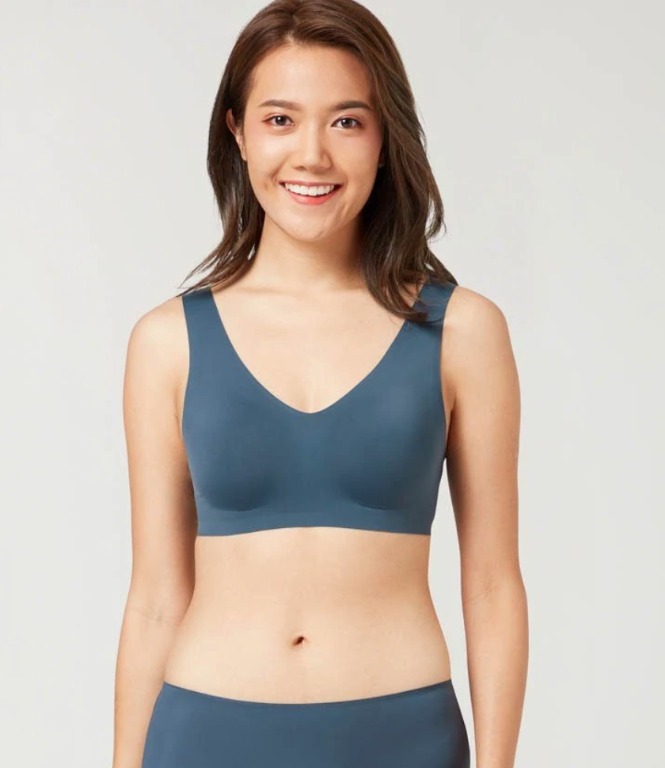 HER OWN WORDS INVISIBLE EXTRA SKIN™ BRA TOP, Women's Fashion, New