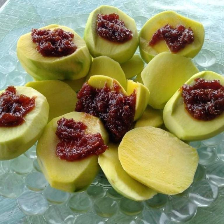 Indian Mango With Alamang, Food & Drinks, Fresh Produce on Carousell