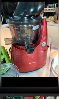 Kuvings B6000 slow juicer cold pressed juice like Hurom