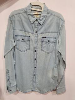 Lee Denim Shirt (Men) in size M