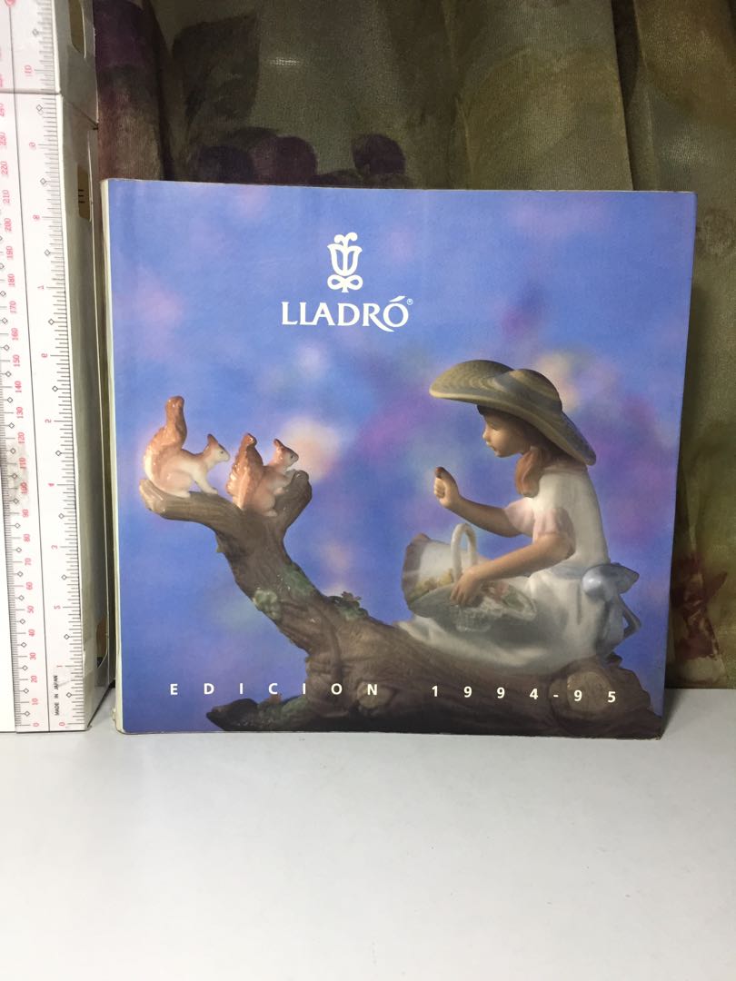 Lladro 19941995 book catalog (English & Spanish), Hobbies & Toys