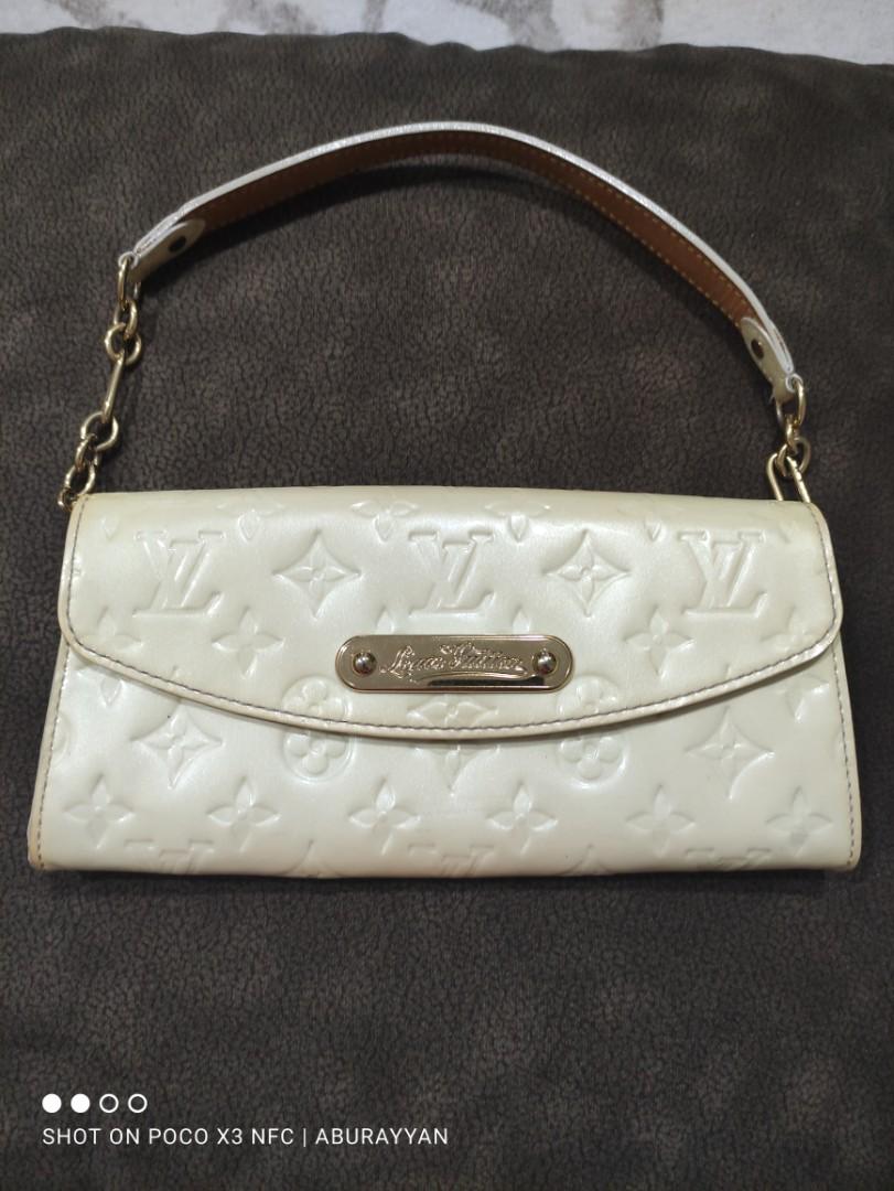 LOUIS VUITTON Monogram Vernis Sunset Boulevard Clutch Handbag in Amarante -  GHW