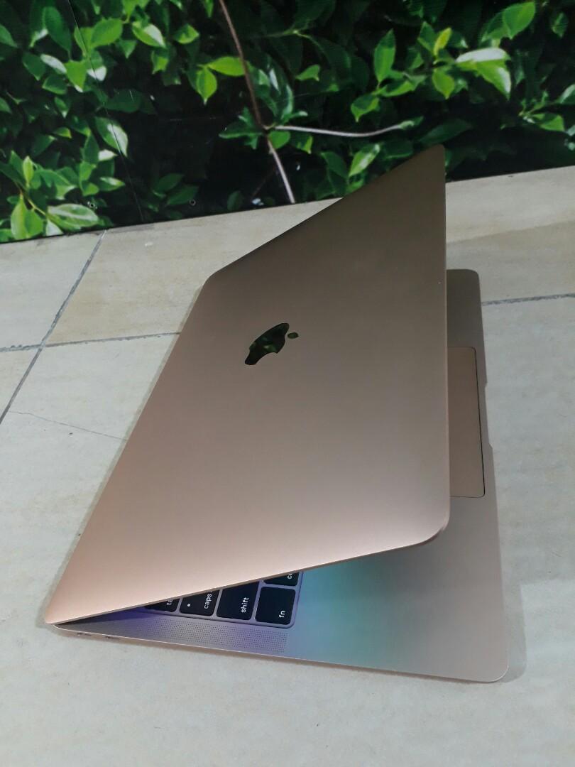 Macbook air retina 2019 (Category: Laptops & Notebooks) located in Makati City. Submitted by nk0004 (Listing ID 1138675002, Image 2). Description: Macbook Air Retina 2019 MacOs Catalina Specs processor 1.6Ghz Dual core intel core i5 memory 8gb 2133 Mhz Lpddr3 storage 128gb flash storage graphics intel uhd graphics 617 1536MB Size 13 inch with original charger / unit itself.