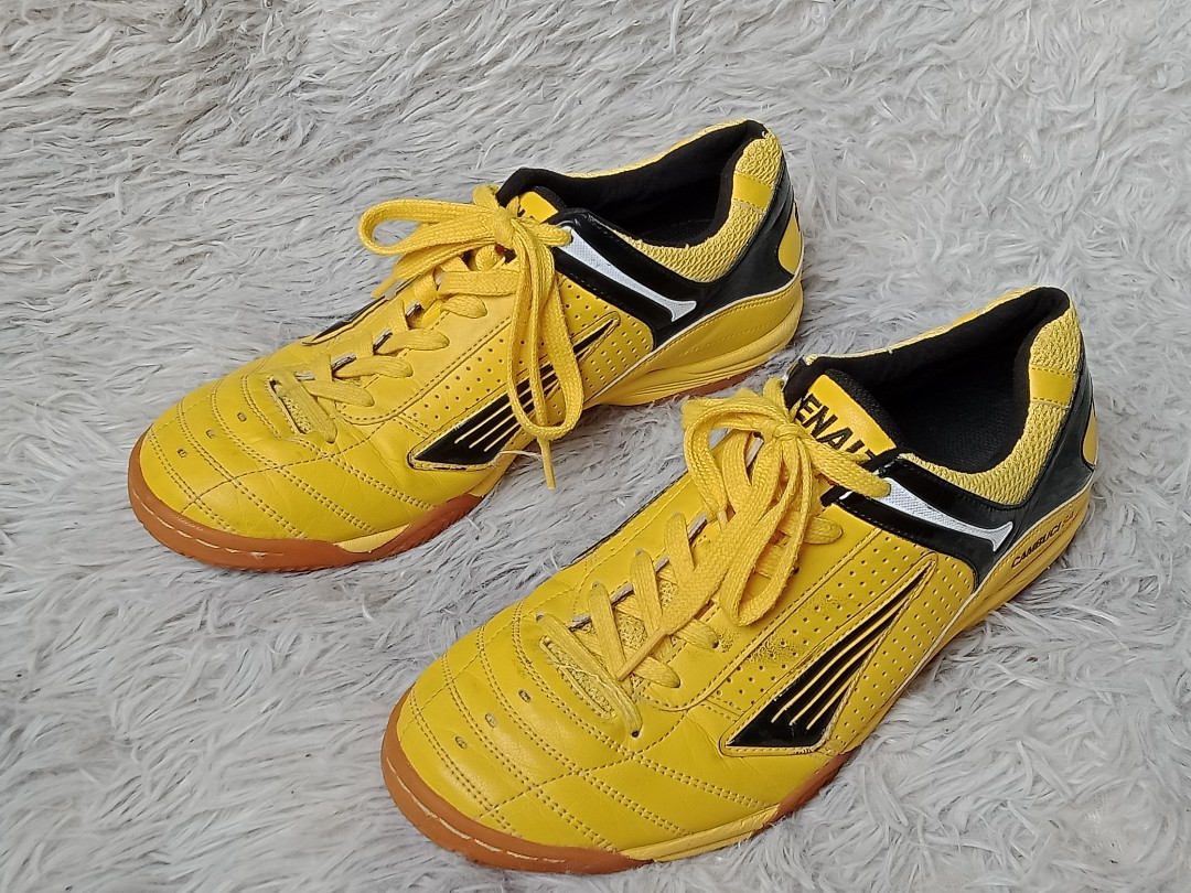 penalty futsal shoes