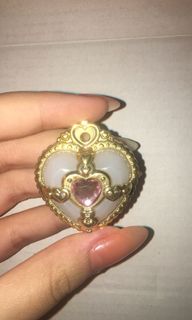 (Category: ) located in . Submitted by bluecloudrainy (Listing ID 1138606286, Image 1). Description: .
