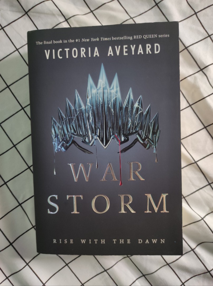 RED QUEEN SET, Hobbies & Toys, Books & Magazines, Fiction & NonFiction