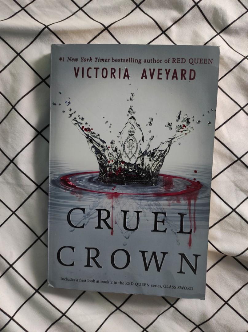 RED QUEEN SET, Hobbies & Toys, Books & Magazines, Fiction & NonFiction