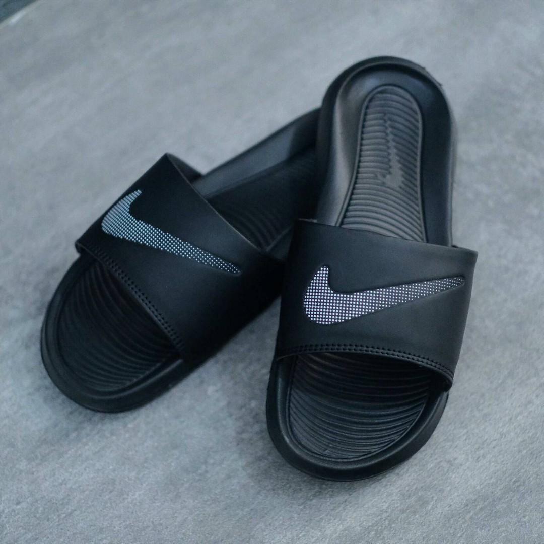 SANDAL NIKE BENNASI, Fesyen Pria 