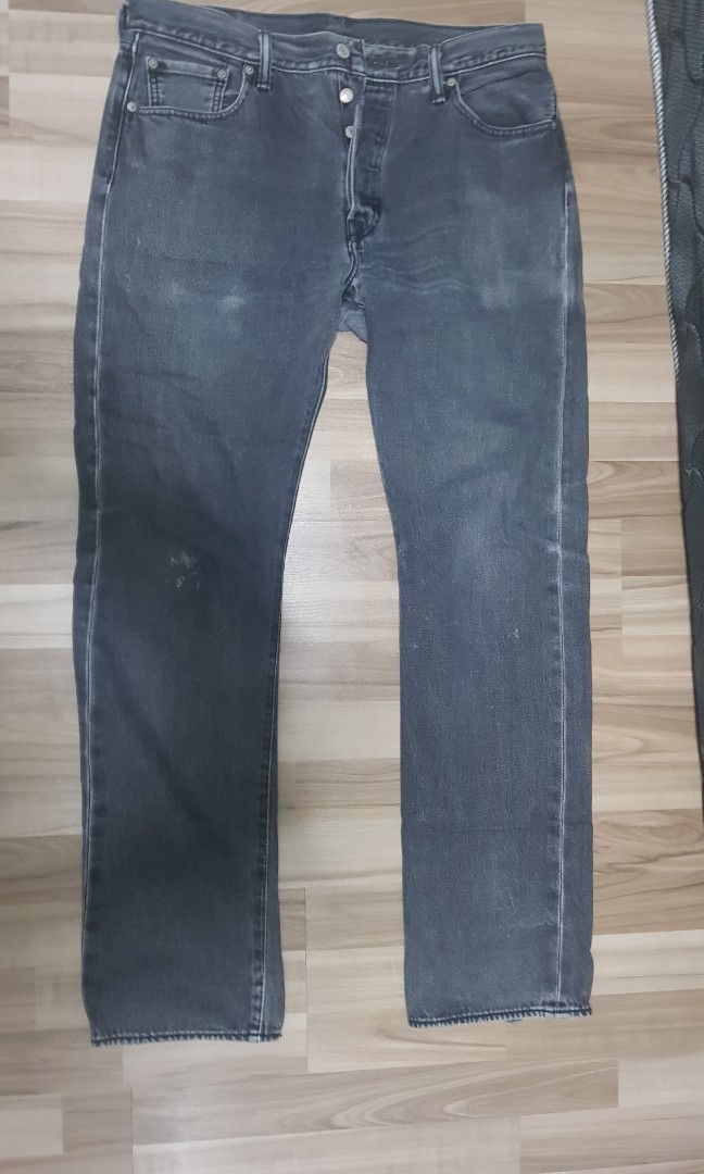 Selling Levis jeans, Men's Fashion 