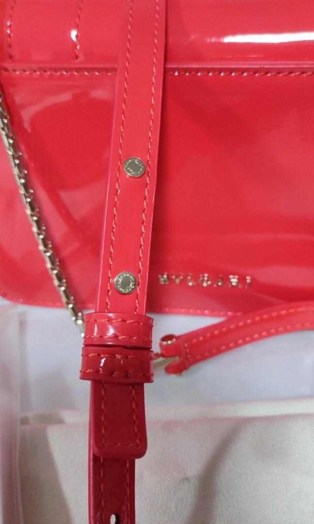 SERPENTI FOREVER CROSSBODY MINI BAG (Category: Luxury Bags & Wallets) located in Paranaque City. Submitted by par18 (Listing ID 1138648055, Image 3). Description: The "Serpenti Forever" crossbody bag is reinterpreted in an hypnotic mini version with a captivating allure for this Chinese New Year Special Edition. Crafted in Amaranth Garnet red calf leather with a varnished and pearled effect, this bag features gold plated brass hardware. The tempt